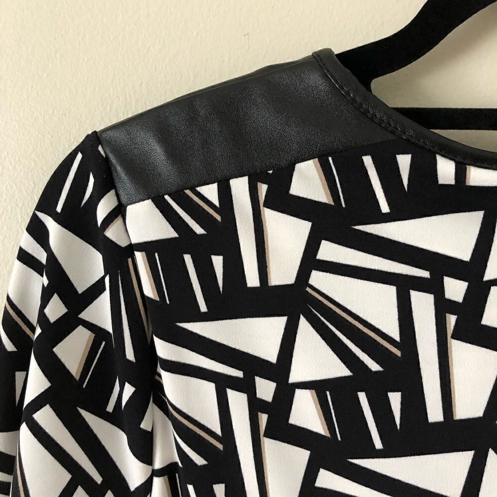 Chico’s Black/White Abstract Pattern‎ Faux Leather Trim Shift Dress Size Small - Picture 4 of 13